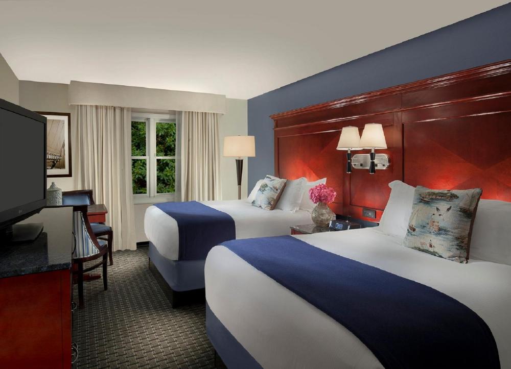 Double Room with Two Queen Beds interior